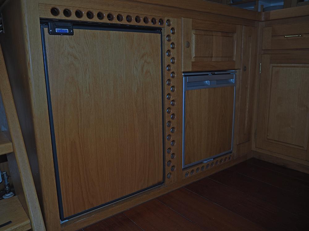 Saloon, Accommodation